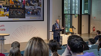 Schülerinnen und Schüler zu Besuch an der Hochschule Pforzheim