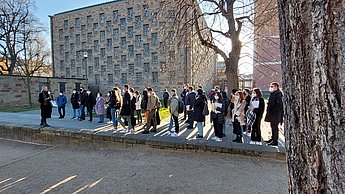 Zum Ankommen an der Hochschule Pforzheim gehören auch Führungen durch die Stadt Pforzheim. (Foto: Hochschule Pforzheim)