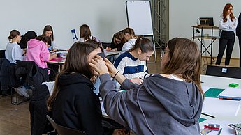 Schülerinnen und Schüler zu Besuch an der Hochschule Pforzheim