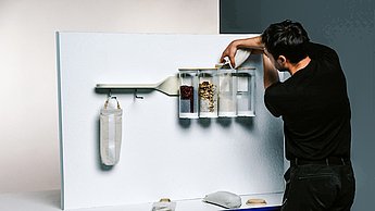 Halterung für Utensilien designed von David Senbay