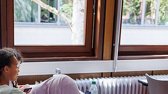Kinder beim Malen