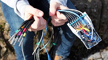 Praktikum an der Fakultät für Technik: Schüler Justus Dicker entwickelt elektronisches System zur Stimmung von Kirchenorgel.