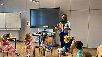 Kindergartenkinder zu Besuch