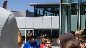 So funktioniert ein Smoker, der die Bienen bei der Honigernte träge machen soll.
