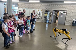 Kindergartenkinder zu Besuch