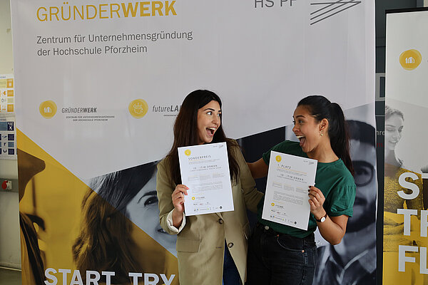 Die Gewinner des Publikumspreises und 1. Platz Hülya Uzun & Cindy Fernandez.