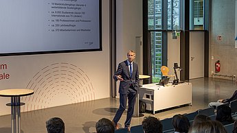 Schülerinnen und Schüler zu Besuch an der Hochschule Pforzheim