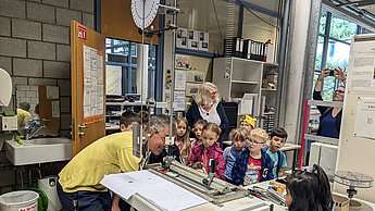 Kindergartenkinder zu Besuch