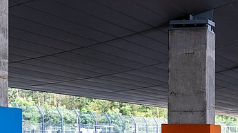 Personen beim Kartfahren