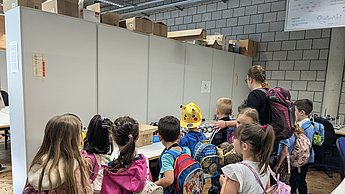 Kindergartenkinder zu Besuch