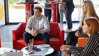 sitzende Studierende
