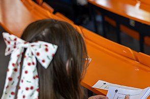 Die Kinder nehmen selbst an Umfragen teil und werten diese aus. Hier zu sehen ein Fragebogen zum Thema "Welche Eissorte schmeckt dir am besten"?