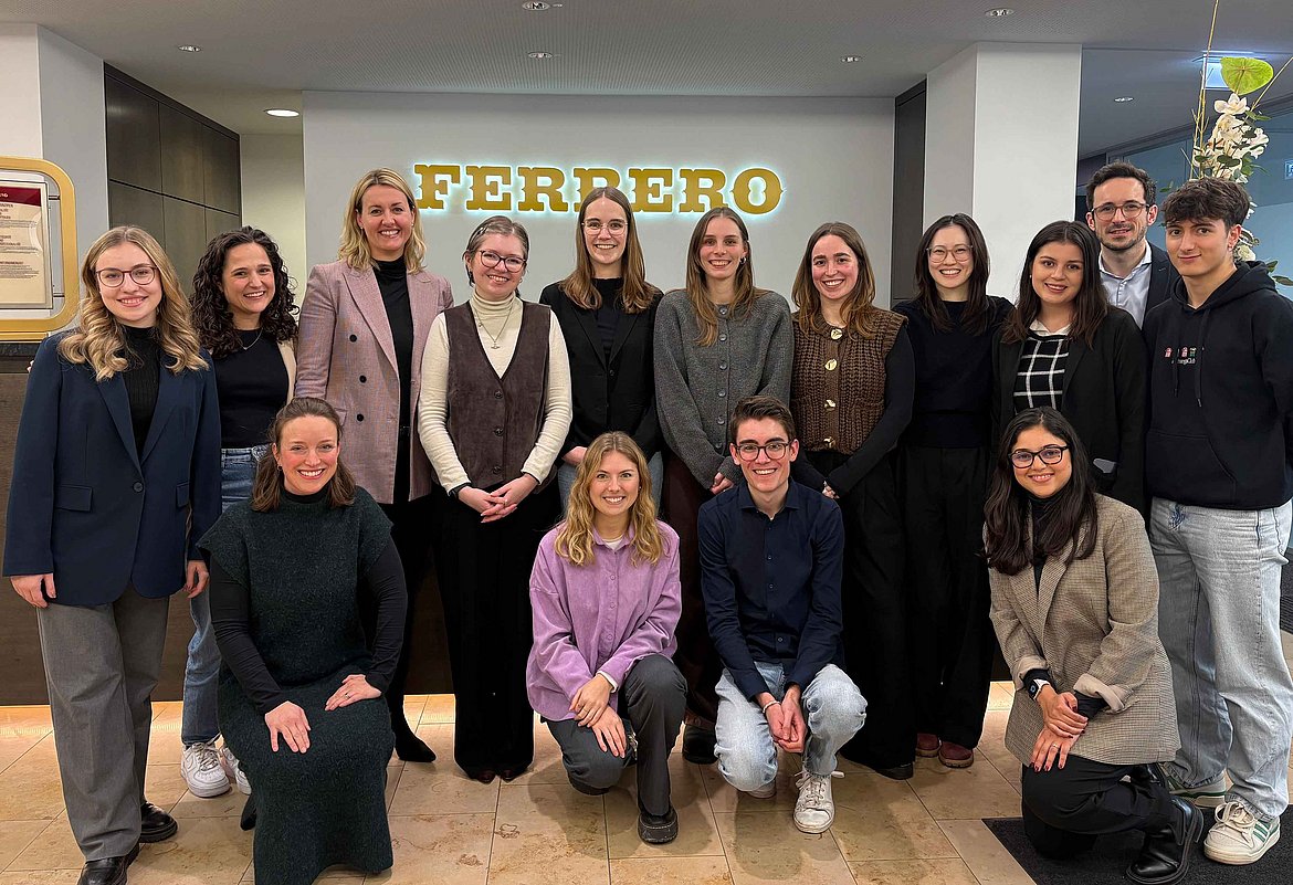 Group picture of the company project teams at the Ferrero Germany Head Office in Frankfurt