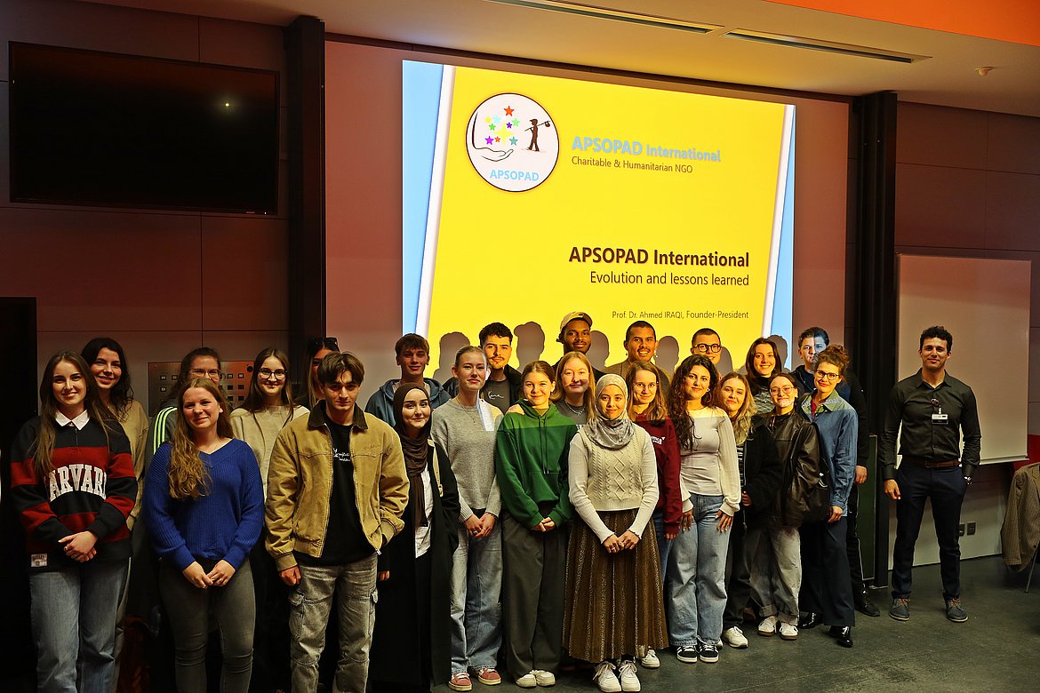 Dr. Ahmed Iraqi, Professor at ESCA School of Management, and students
