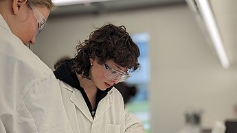 Schülerinnen und Schüler zu Besuch an der Hochschule Pforzheim