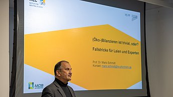 Referent spricht vor Publikum