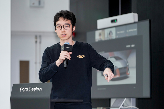 Xie Yian presents his Mustang model at Auto Shanghai 2025